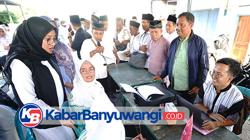 Bulan Ramadan, Bupati Ipuk Lakukan Jemput Bola Layanan Publik di Ujung Selatan Banyuwangi