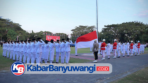 Kapolresta Banyuwangi Bersama Forkopimda Hadiri Upacara Penurunan Bendera Merah Putih 