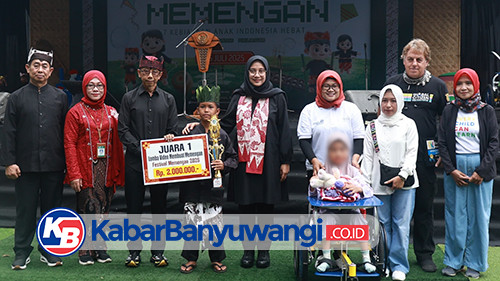 https://kabarbanyuwangi.co.id/asset/foto_berita/Penyerahan_kursi_roda.jpg