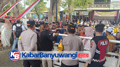 Pendaftaran Calon Bupati dan Wakil Bupati, KPU Banyuwangi Dijaga Ketat Ratusan Polisi