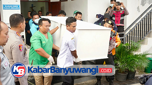 https://kabarbanyuwangi.co.id/asset/foto_berita/Peti_jenazah_korban_kapal_tenggelam.jpg