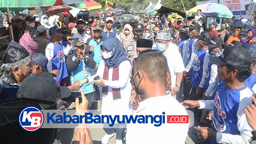 Bangkit dari Pandemi, Ribuan Warga Padati Petik Laut Muncar Banyuwangi 