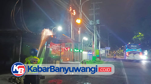 Diduga Korsleting, Kabel Listrik Udara Keluarkan Api Nyaris Bakar Rumah Warga