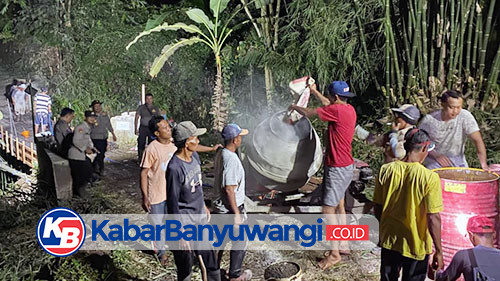 Aksi Polisi Bantu Warga Bangun Jembatan Merah Putih di Banyuwangi, Bentuk Nyata Kehadiran Polri