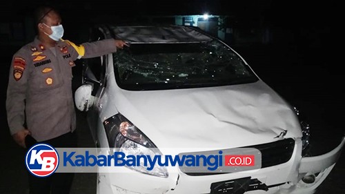 Mobil Terbalik di Pantai Blimbingsari, Bawa Dua Anak Kecil