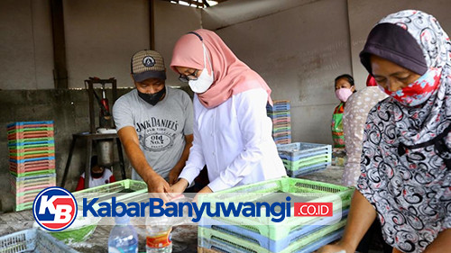 Bangkit dari Pandemi, UMKM Kerupuk di Banyuwangi Raup Untung Rp12 Juta per Bulan