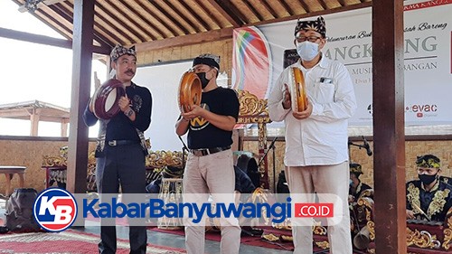 ANGKLUNG, TABUNG MUSIK BLAMBANGAN: Ikhtiar Tulis, Tantangan Kreativitas, dan Tanggung Jawab Ekologis-Kultural (2)