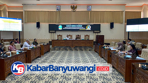 https://kabarbanyuwangi.co.id/asset/foto_berita/Raker_pansus.jpg