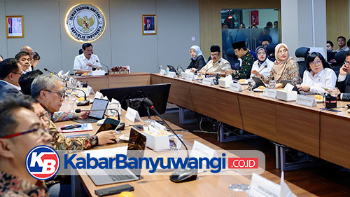 Luhut Minta Bupati Ipuk Share Pengalaman Bangun Digitalisasi ke Berbagai Daerah