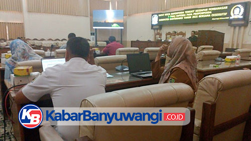 https://kabarbanyuwangi.co.id/asset/foto_berita/Rakor_dgn_eksekutif.jpg