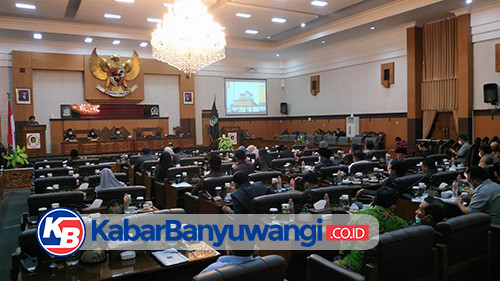 Fraksi di DPRD Banyuwangi Sampaikan Pandangan Umum Atas Diajukannya RAPBD 2022