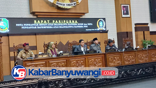 Bupati Ipuk Sampaikan Nota Pengantar Raperda RTRW di Paripurna Dewan