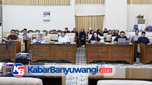 https://kabarbanyuwangi.co.id/asset/foto_berita/Rapat_pembentukan_Raperda_DAD.jpg