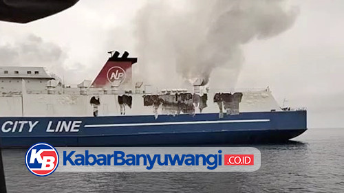 Kapal Roro Rute Banyuwangi - Lombok Keluarkan Asap di Sekitar Perairan Gili Selang