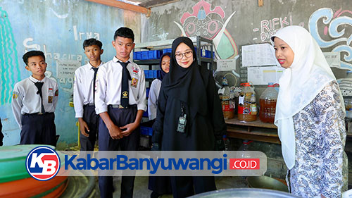 https://kabarbanyuwangi.co.id/asset/foto_berita/SMPN_3_kelola_sampah.jpg