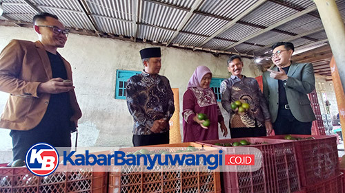 https://kabarbanyuwangi.co.id/asset/foto_berita/Sambangi_nasabah_1.jpg