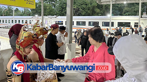 https://kabarbanyuwangi.co.id/asset/foto_berita/Sambut_wisatawan.jpg