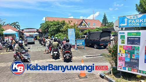 https://kabarbanyuwangi.co.id/asset/foto_berita/Samsat_diserbu_wajib_pajak.jpg