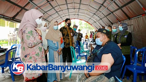 Ribuan Santri di Banyuwangi Mulai Divaksinasi Covid-19