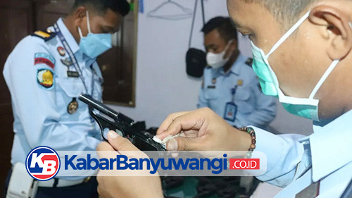 Revolver Hingga Sten Gun Inventaris Lapas Banyuwangi Diperiksa dan Dirawat Secara Berkala