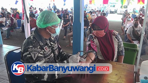 Libatkan Berbagai Elemen, TNI AL Banyuwangi Genjot Serbuan Vaksinasi
