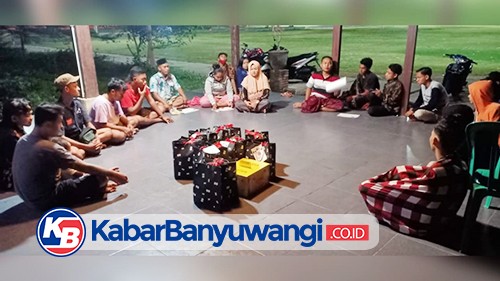 Gagal Juara Lomba Patrol 2021, Mbah Gandrung Tetap Berbagi Sembako