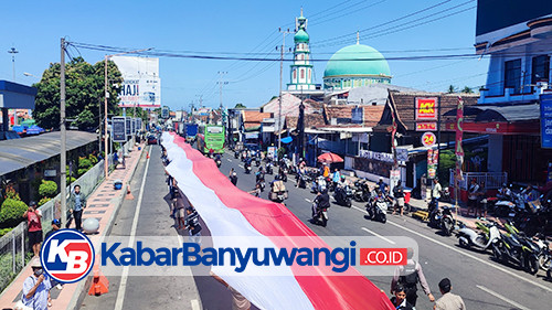 https://kabarbanyuwangi.co.id/asset/foto_berita/Sopir_bentangkan_bendara.jpg
