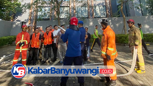 Tingkatkan Kesiapsiagaan K3, Kokoon Hotel Banyuwangi Gandeng Damkarmat Gelar Simulasi Fire Drill