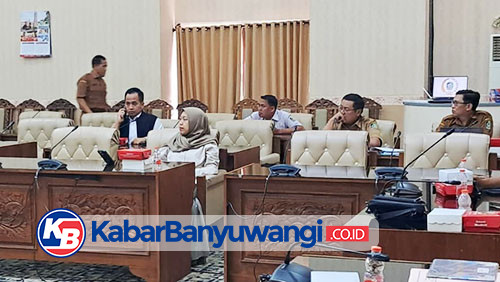 https://kabarbanyuwangi.co.id/asset/foto_berita/Suasana_rapat_internal_Bapemperda.jpg