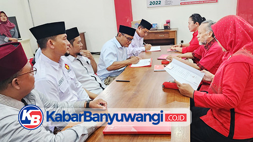 Kirim Utusan, Politisi Gerindra Sumail Abdullah Ambil Formulir Bacabup di PDI Banyuwangi