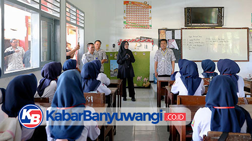 Sebanyak 24.681 Siswa Ikuti TKA SMP, Bupati Ipuk Pantau Pelaksanaan agar Berjalan Lancar