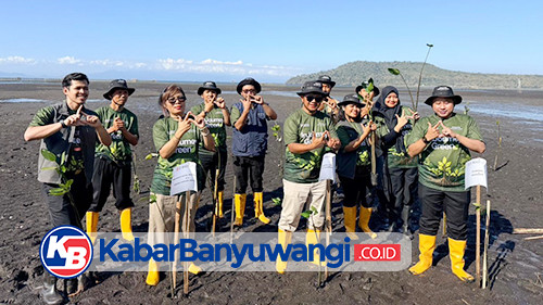https://kabarbanyuwangi.co.id/asset/foto_berita/Tanam_mangrove_angkasa_pura_1.jpg