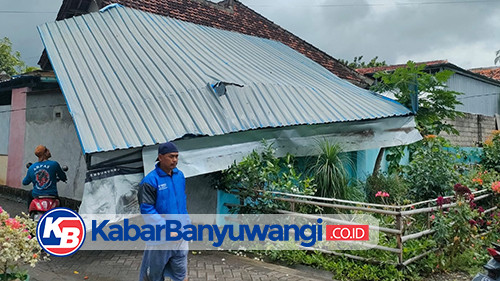 Angin Puting Beliung Terjang Desa Tampo, Belasan Rumah Rusak