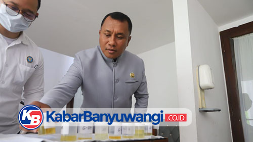 https://kabarbanyuwangi.co.id/asset/foto_berita/Tes_urine_anggota_dewan.jpg