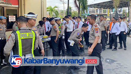 Pastikan Anggota Bersih dari Narkoba, Ratusan Personel Polresta Banyuwangi Dites Urine