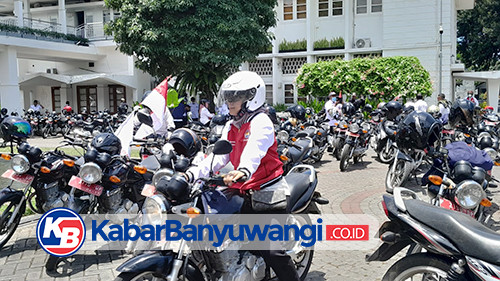 Ratusan Kades Tour Naik Motor Dinas Datangi Kantor Bupati