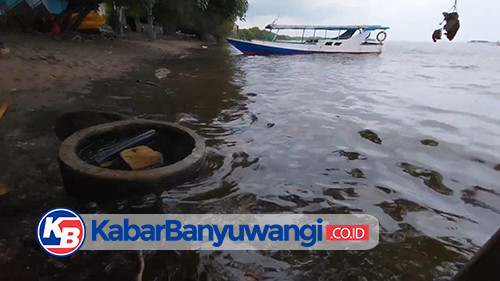 Tumpahan Diduga Oli Bekas Cemari Pantai Bangsring Underwater, DLH Banyuwangi Lakukan Observasi