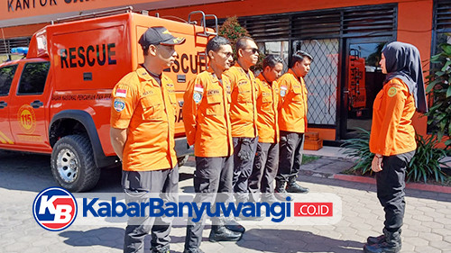 Pria Tercebur Sumur, Tim Rescue Kantor SAR Banyuwangi Gerak Cepat Lakukan Evakuasi