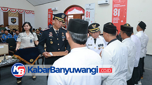 https://kabarbanyuwangi.co.id/asset/foto_berita/Wabup_Mujiono_serahkan_remsis.jpg