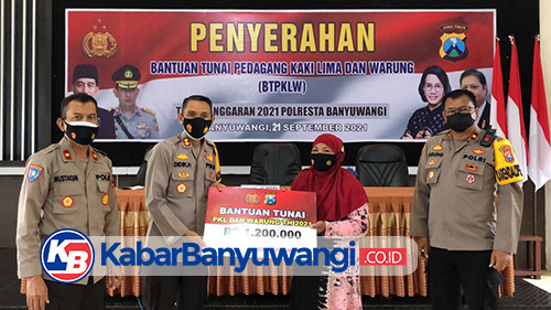 Puluhan Pedagang Kecil di Banyuwangi Dapat Bantuan Tunai Rp 1,2 juta