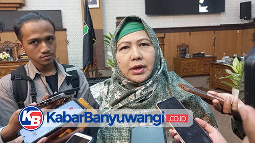 https://kabarbanyuwangi.co.id/asset/foto_berita/Wakil_Ketua_I_DPRD_Banyuwangi,_Siti_Mafrochatin.jpg