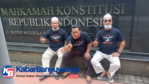 Pendukung Pasangan Mas Yusuf-Gus Riza Mulai Datangi MK di Jakarta