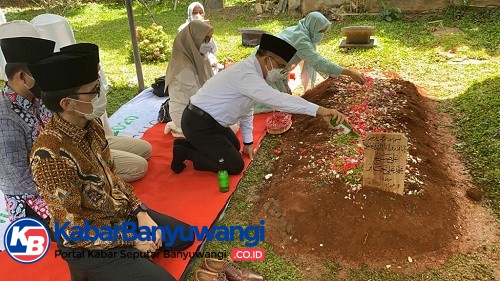 Bupati Anas Ziarah ke Makam Syekh Ali Jaber