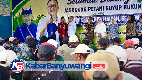 https://kabarbanyuwangi.co.id/asset/foto_berita/Zulhas_bersama_petani_Banyuwangi.jpg