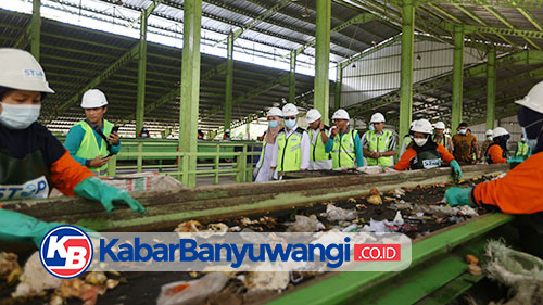 https://kabarbanyuwangi.co.id/asset/foto_berita/Zulhas_kunjungan_TPS.jpg