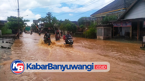 Penyebab Banjir di Pesanggaran Sungai Tersumbat, PT BSI Komitmen Bantu Masyarakat Terdampak