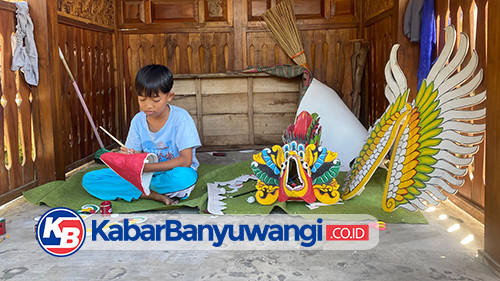 Hebat! Bocah SD di Banyuwangi Ini Kebanjiran Orderan Kostum Jaranan dan Barong Cilik Khas Using