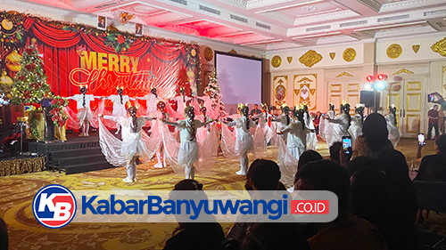 Cahaya Lilin Warnai Natal YSBMA Banyuwangi, Simbol Harmoni dan Harapan Baru