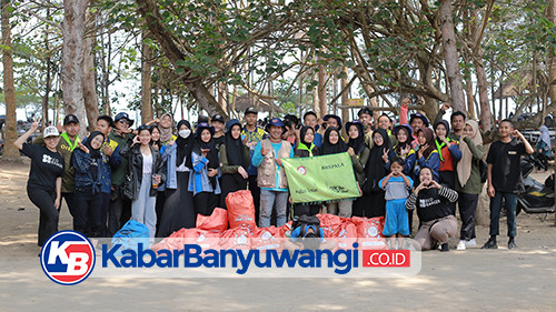 Aksi Greeneration Foundation dan EmviTrust Dalam Clean Up Day Mewujudkan Pariwisata Berkelanjutan di Banyuwangi