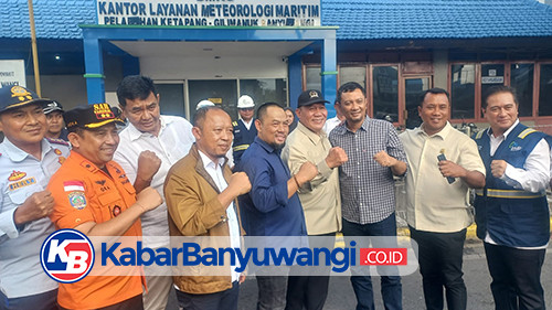 https://kabarbanyuwangi.co.id/asset/foto_berita/dprd_pelabuhan_ketapang.jpg